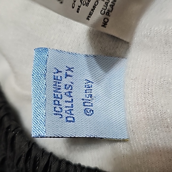 Disney It's a Small World Boy 12 Months 2pc Red Black Windbreaker/Track Suit - Picture 9 of 14